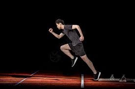 什么是“认知盈余”在博弈中的表现？解析为什么职业选手更专注。（认知盈余在博弈中的体现：为什么职业选手更专注）